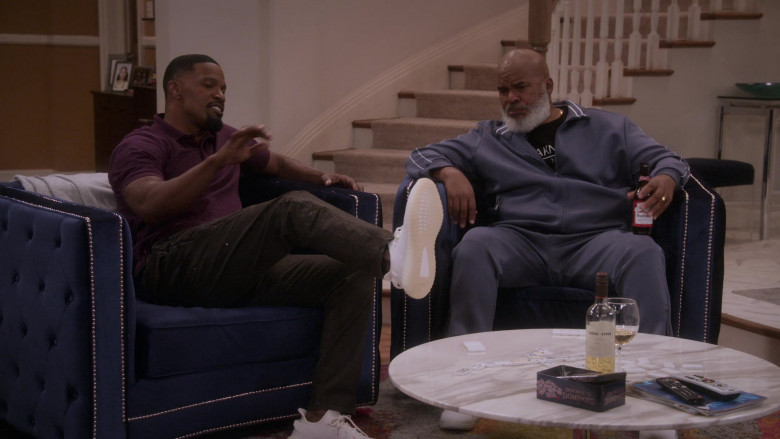 adidas Yeezy Boost 350 Sneakers of Jamie Foxx as Brian Dixon in Dad Stop Embarrassing Me! S01E03 Netflix TV Show (6)
