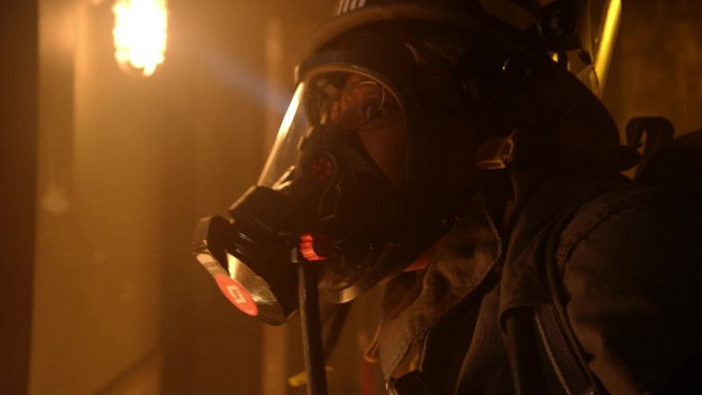 3M Scott Fire & Safety Air-Pak SCBA respiratory protection in 9-1-1 S04E14 Survivors (1)