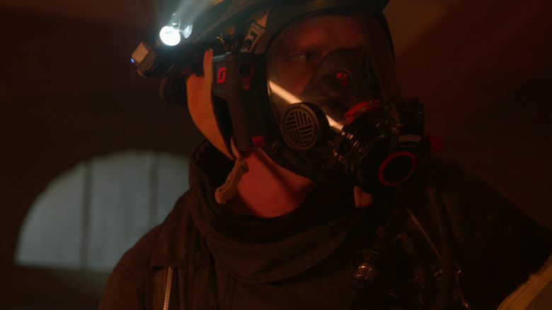 3M Scott Fire & Safety Air-Pak SCBA respiratory protection in 9-1-1 S04E14 Survivors (4)