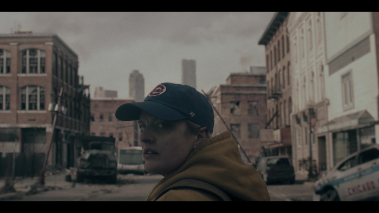 '47 Chicago Cubs Cap of Elisabeth Moss as June Osborne – Offred – Ofjoseph in The Handmaid's Tale S04E05 (2)