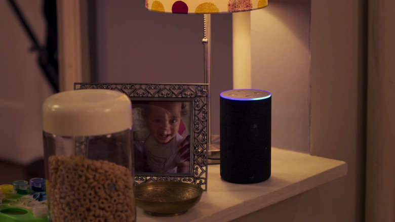 Amazon Echo Smart Speaker in Girls5eva S01E03 Alf Musik (2021)