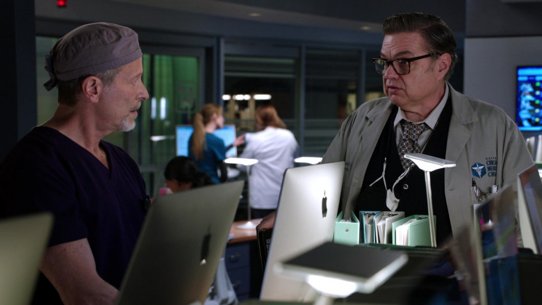 Apple iMac Computers in Chicago Med S06E14 (4)