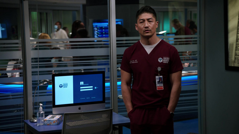 Apple iMac Computers in Chicago Med S06E14 (5)