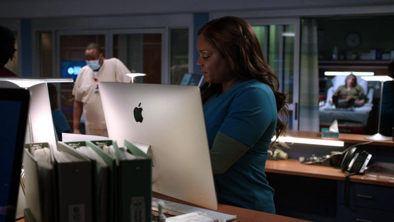 Apple iMac Computers in Chicago Med S06E15 (4)