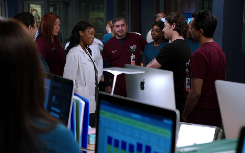 Apple iMac Computers in Chicago Med S06E16 I Will Come to Save You (6)