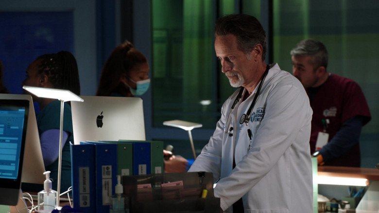 Apple iMac Computers in Chicago Med S06E16 I Will Come to Save You (7)