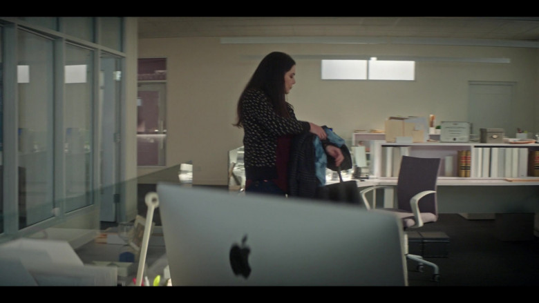 Apple iMac Computers in The Mighty Ducks Game Changers S01E09 (2)