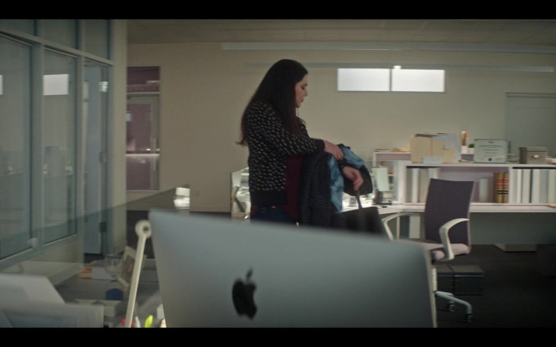 Apple iMac Computers in The Mighty Ducks Game Changers S01E09 (2)