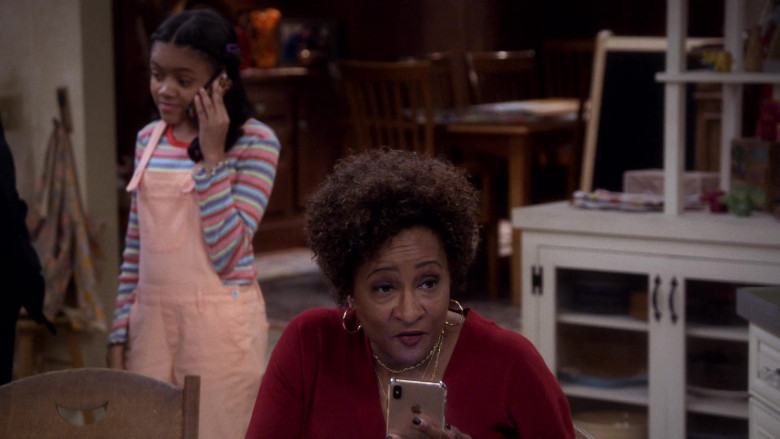 Apple iPhone Smartphone Used by Wanda Sykes as Lucretia in The Upshaws S01E05 Ridin' Dirty (2021)