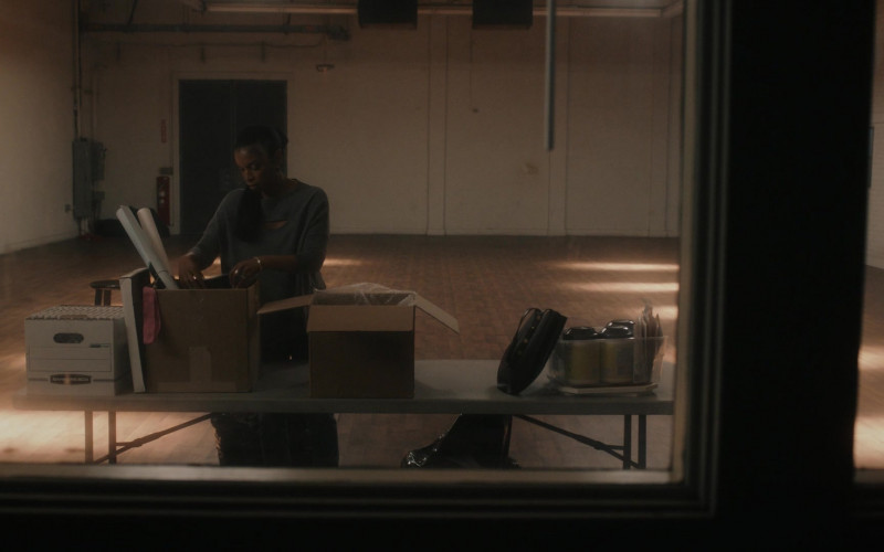 Bankers Box in This Is Us S05E14 The Music and the Mirror (2021)
