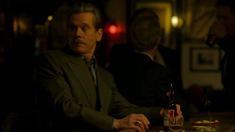 Budweiser Beer of Kevin Bacon as John ‘Jackie’ Rohr in City on a Hill S02E08 Pax Bostonia (2021)