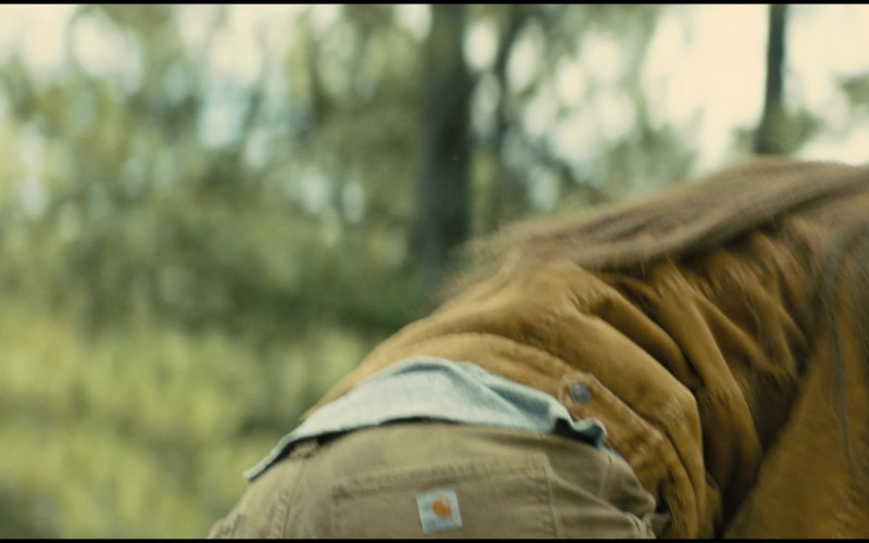 Carhartt Women’s Pants of Angelina Jolie as Hannah Faber in Those Who Wish Me Dead (2)