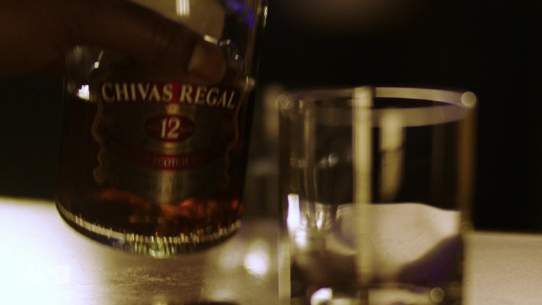 Chivas Regal 12 Year Blended Scotch Whiskey in Queen of the South S05E08 (1)
