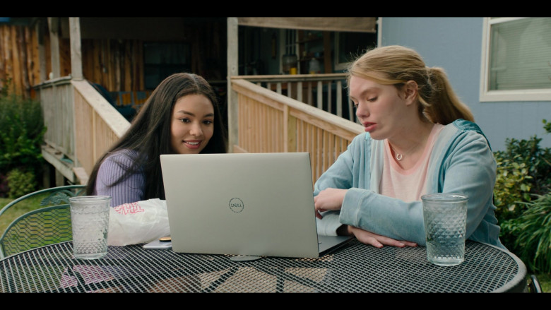 Dell Laptop in Panic S01E06 TV Show (2)