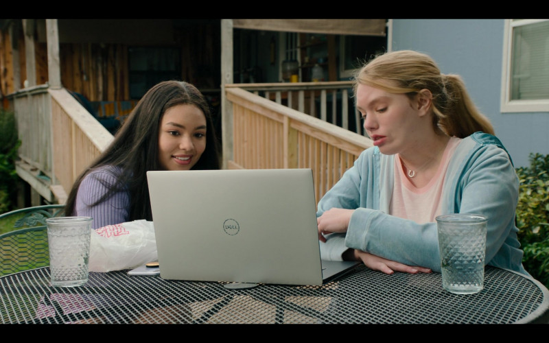 Dell Laptop in Panic S01E06 TV Show (2)