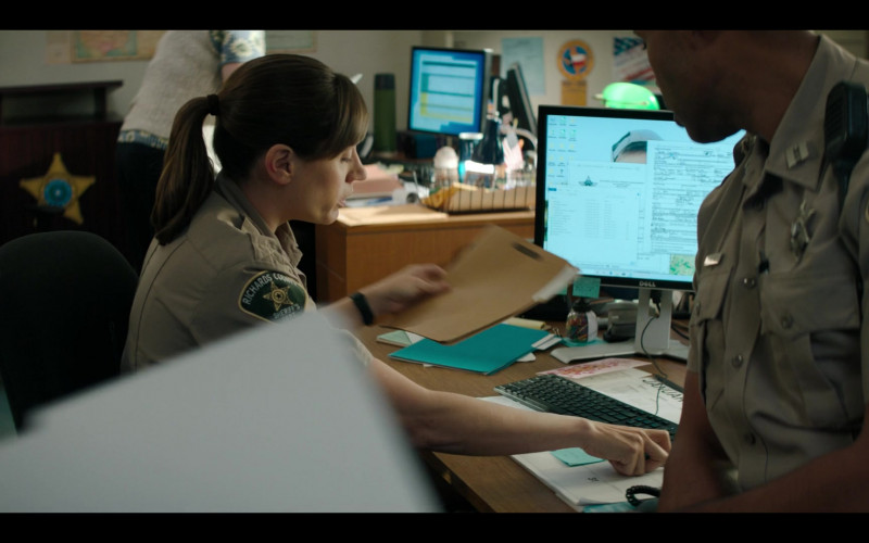 Dell PC Monitor in Panic S01E07 Trust (2021)