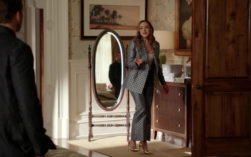 Gucci Blazer and Pants Suit of Elizabeth Gillies as Fallon Carrington in Dynasty S04E01 "That Unfortunate Dinner" (2021)