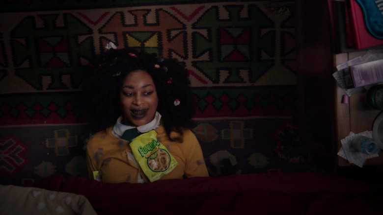 Funyuns Flavored Rings in A Black Lady Sketch Show S02E04 My Booty Look Juicy, Don't It (2021)