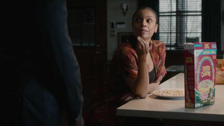 General Mills Lucky Charms Cereal Enjoyed by Susan Kelechi Watson as Beth (Clarke) Pearson in This Is Us S05E14 (1)