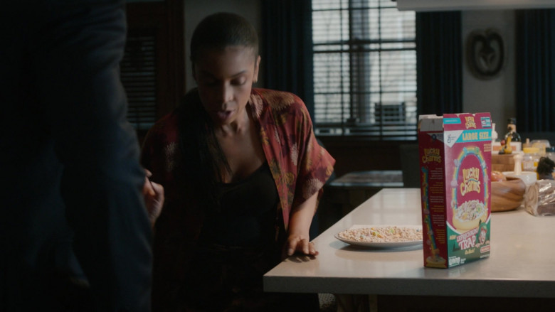 General Mills Lucky Charms Cereal Enjoyed by Susan Kelechi Watson as Beth (Clarke) Pearson in This Is Us S05E14 (2)
