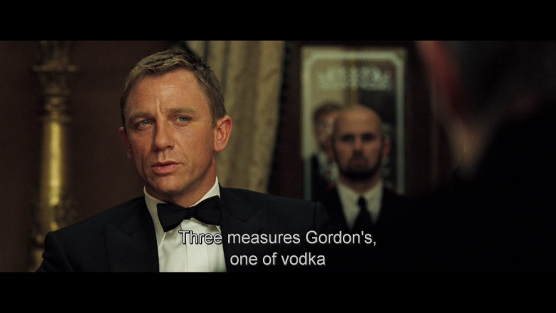 Gordon's London Dry Gin in Casino Royale (2006)