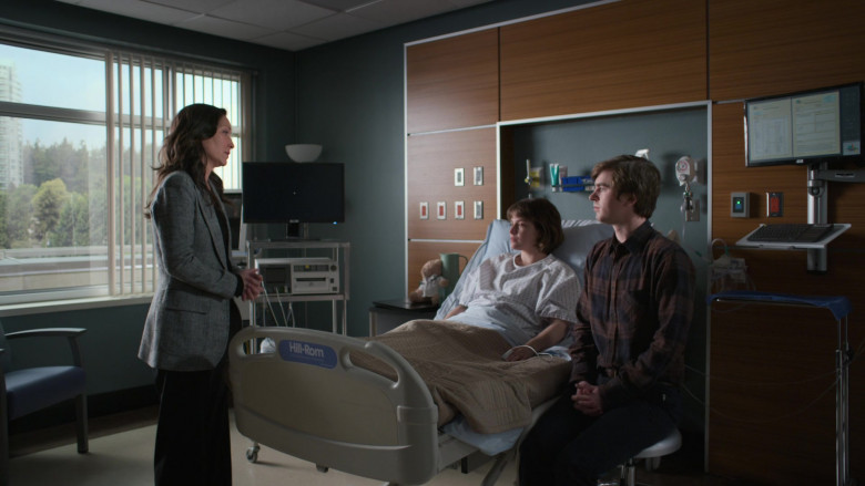 Hill-Rom Hospital Beds in The Good Doctor S04E16 (4)