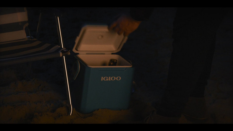 Igloo Cooler in Shrill S03E07 (3)