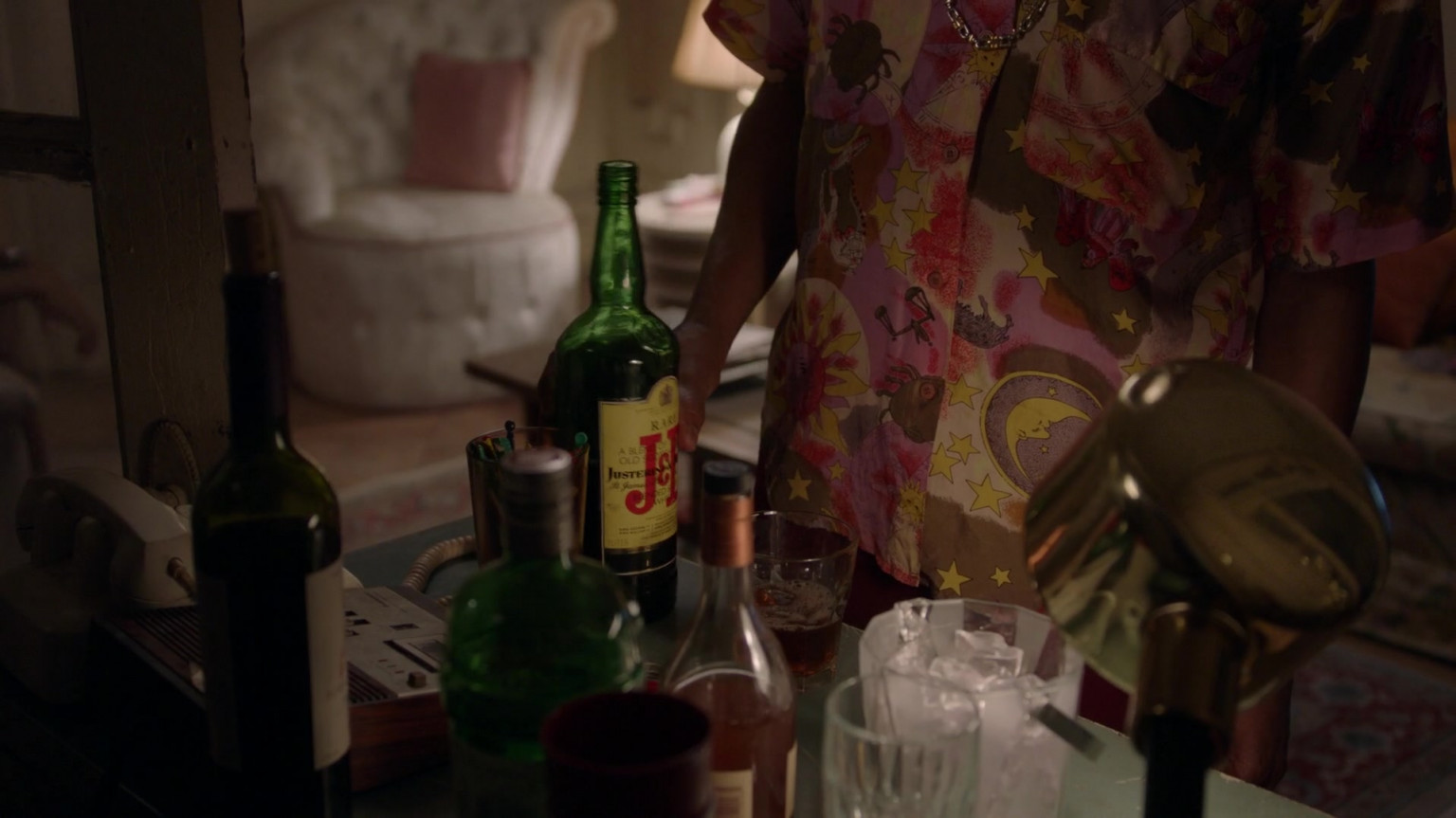 J&B Scotch Whisky In Pose S03E01 "On The Run" (2021)