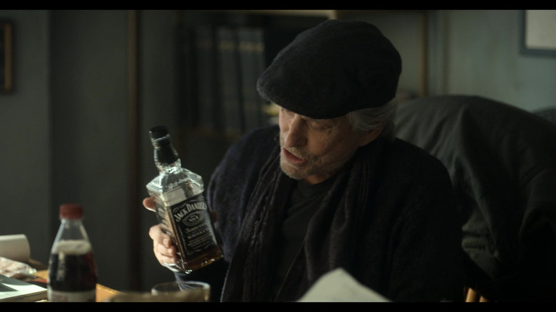 Jack Daniel's Tennessee Whiskey Enjoyed by Michael Douglas as Sandy in The Kominsky Method S03E02 (1)