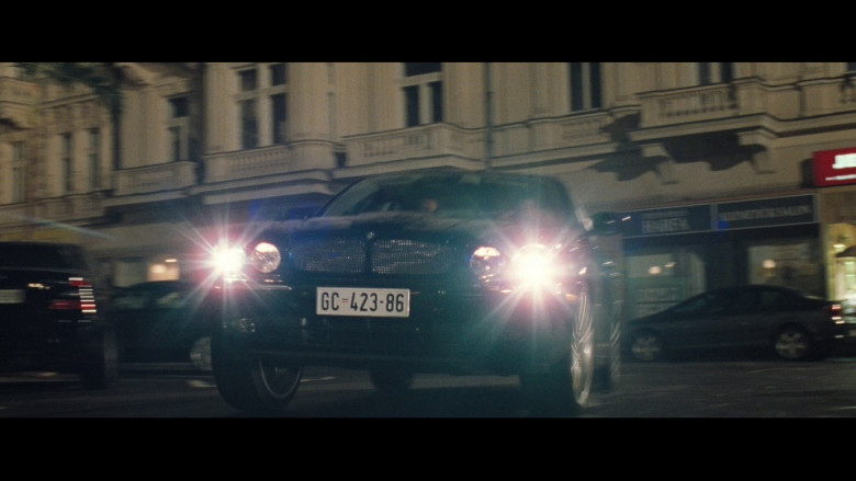 Jaguar XJR Car in Casino Royale (2006)