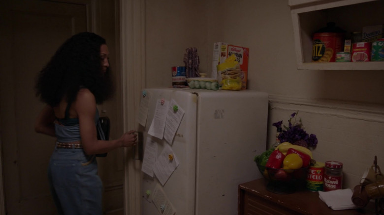 Kellogg's Cereals, Ritz Crackers, Cafe Bustelo and Maxwell House Coffee in Pose S03E01 On the Run (2021)