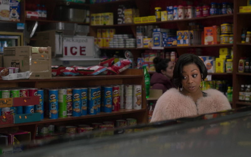Kellogg's Cocoa Krispies and Pringles Chips in Run the World S01E01 Phenomenal Women (2021)