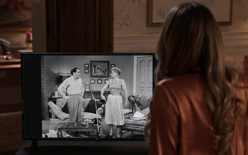 LG Television in Dynasty S04E04 (1)