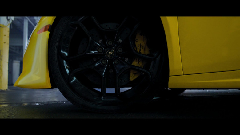 Lamborghini Yellow Sports Car in Jupiter's Legacy S01E04 (2)