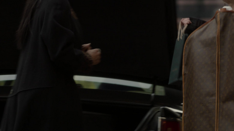 Louis Vuitton Suit Case in Pose S03E05 Something Borrowed, Something Blue (2021)