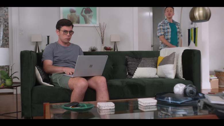 Microsoft Surface Laptop Used by Ryan O'Connell as Ryan Hayes in Special S02E06 Prom Queens (1)
