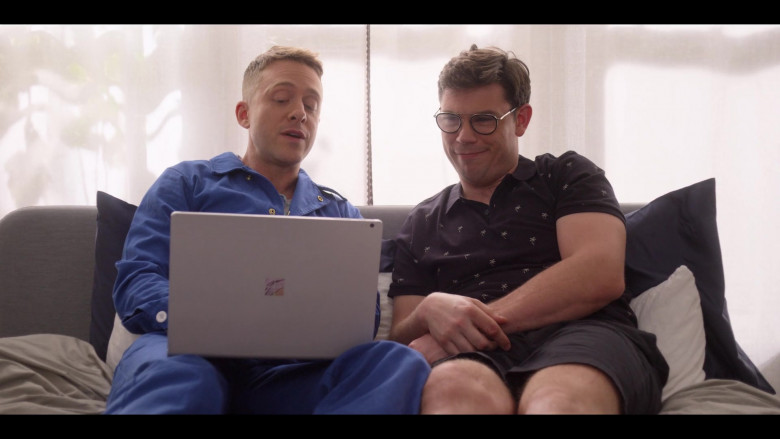 Microsoft Surface Laptop of Max Jenkins as Tanner in Special S02E01 One Day Stand (2021)