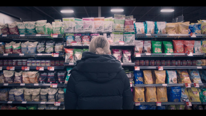Miss Vickie's, Hardbite Chips, Three Farmers, Indianlife Foods in The Handmaid's Tale S04E07 Home (2021)