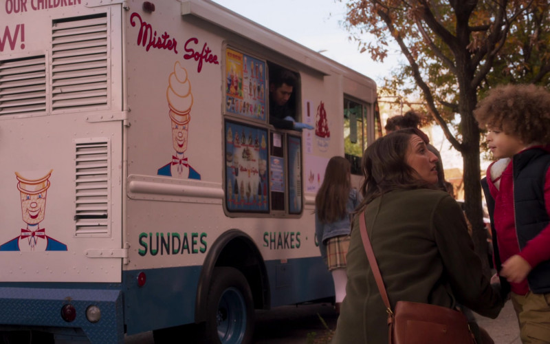 Mister Softee Ice Cream Truck in Girls5eva S01E03 Alf Musik (2021)