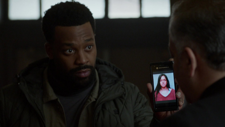 Motorola Smartphone of LaRoyce Hawkins as Officer Kevin Atwater in Chicago P.D. S08E13 Trouble Dolls (2021)