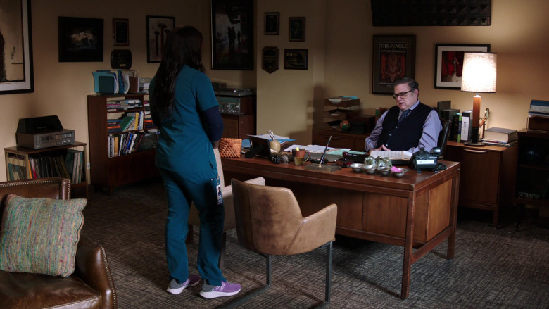 New Balance Women's Sneakers of Marlyne Barrett as Maggie Lockwood in Chicago Med S06E13 (1)