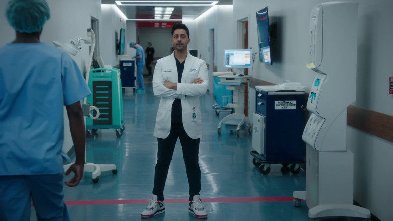 Nike Air Jordan 4 Sneakers of Manish Dayal as Devon Pravesh in The Resident S04E12 Hope in the Unseen (2021)
