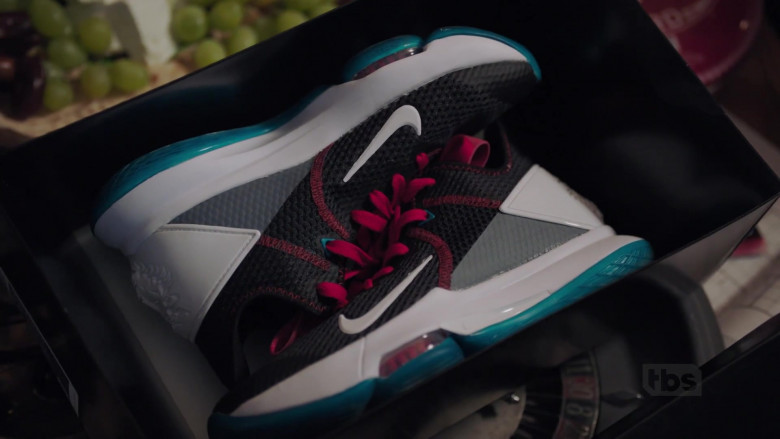 Nike LeBron Witness 4 Sneakers in Chad S01E06 TV Show 2021 (1)