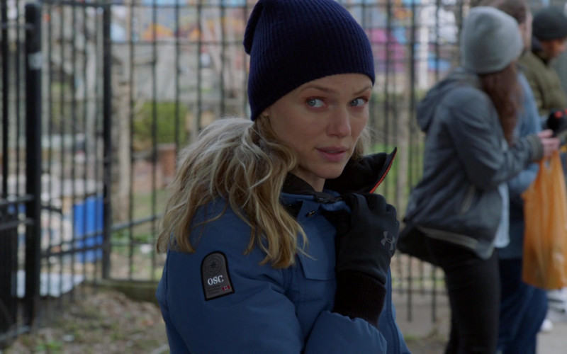 OSC Women’s Jacket and Under Armour Gloves of Tracy Spiridakos as Detective Hailey Upton in Chicago P.D. S08E13 Troub