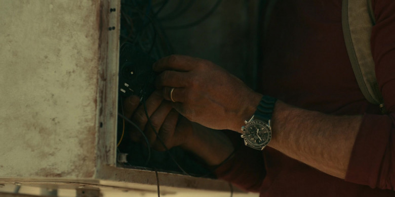Omega Speedmaster Men’s Watch in The Mosquito Coast S01E03 Everybody Knows This Is Nowhere (2021)