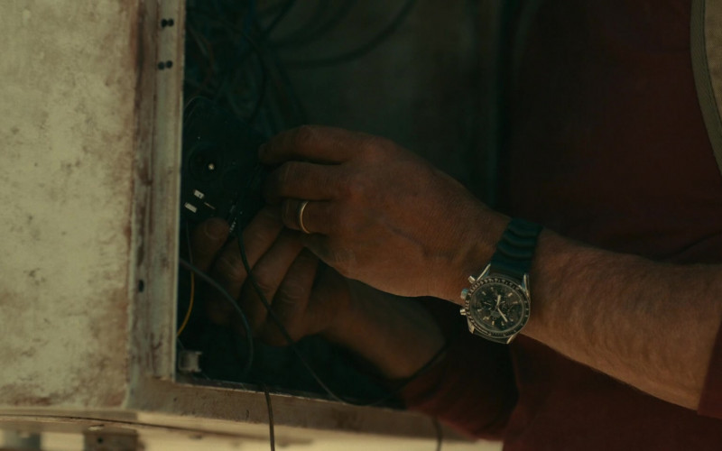 Omega Speedmaster Men's Watch in The Mosquito Coast S01E03 Everybody Knows This Is Nowhere (2021)