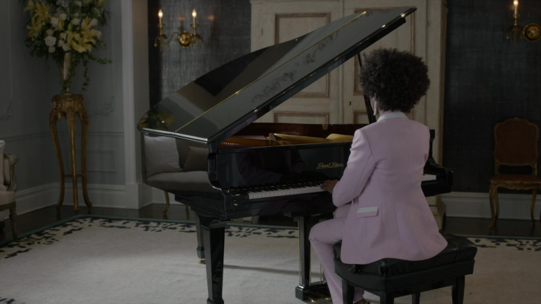 Pearl River Piano in Pose S03E06 Something Old, Something New (1)