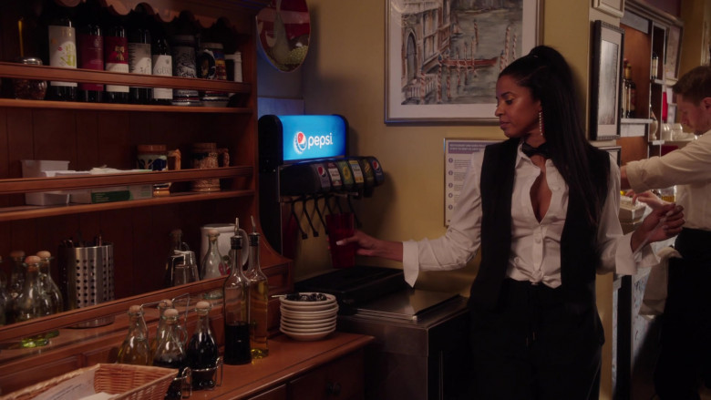 Pepsi Soda in Girls5eva S01E04 Carma (2021)