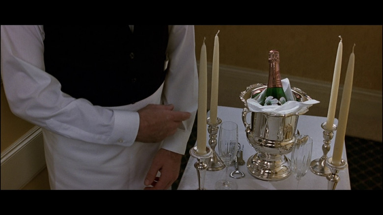 Perrier-Jouët champagne in Patriot Games (1992)