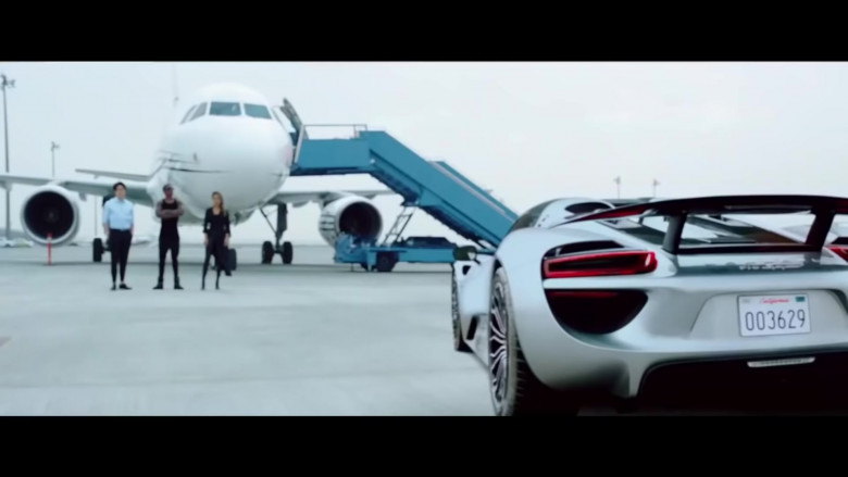 Porsche 918 Spyder Sports Car in The Misfits 2021 Movie (3)